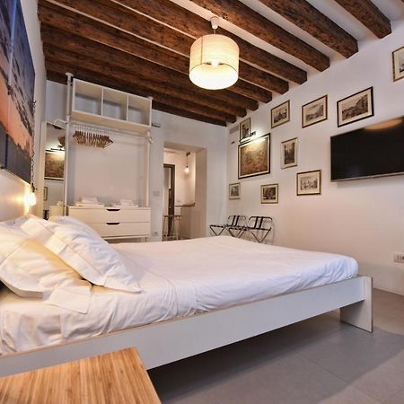 Lively Castello Comfort Room Private Bath & Privacy Venedig Exteriör bild